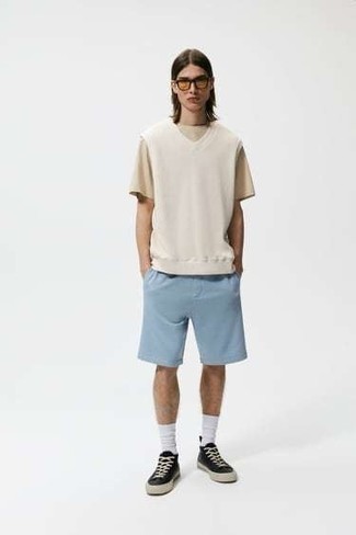 Light Blue Shorts Outfits For Men: 