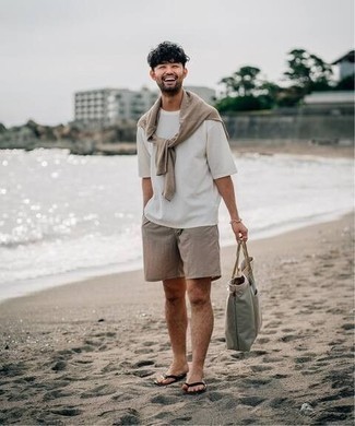 Tan Sweatshirt Outfits For Men: 