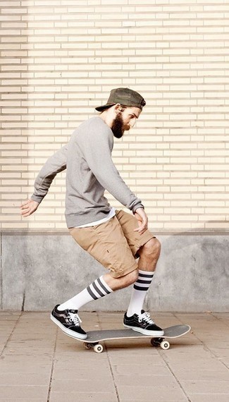 White and Black Horizontal Striped Socks Outfits For Men: 