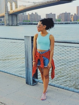 Light Blue Cropped Top Outfits: 