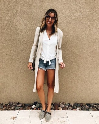 White Short Sleeve Button Down Shirt Outfits For Women: 