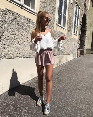 Pink Shorts Outfits For Women: 