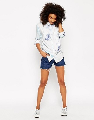White and Navy Tie-Dye Dress Shirt Outfits For Women: 
