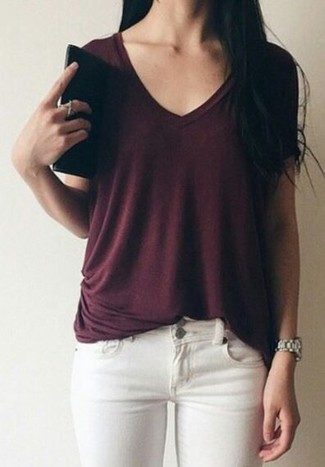 Burgundy V-neck T-shirt Casual Outfits For Women: 