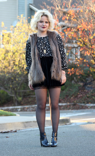 Black Velvet Skater Skirt Outfits: 