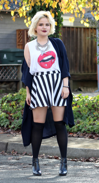 White and Navy Vertical Striped Skater Skirt Outfits: 