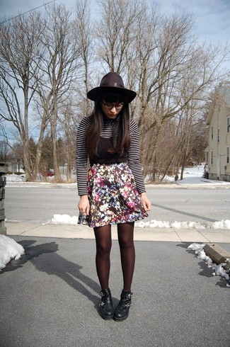 Black Floral Skater Skirt Outfits: 