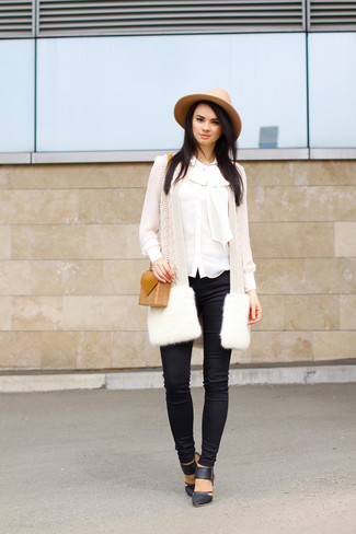 Beige Knit Vest Outfits For Women: 