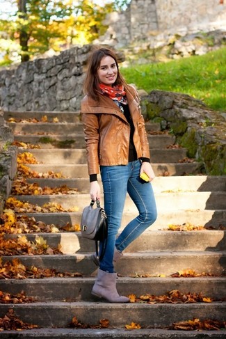 Orange Print Scarf Outfits For Women: 