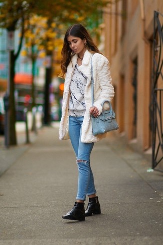 White Print Crew-neck Sweater Outfits For Women: 