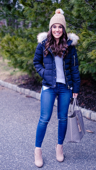 Navy Puffer Jacket with Blue Skinny Jeans Outfits: 