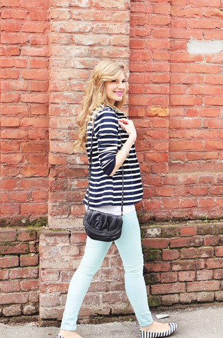 Navy and White Horizontal Striped Blazer Outfits For Women: 