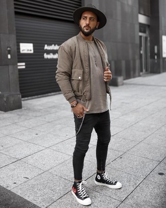 Black Print Canvas High Top Sneakers Outfits For Men: 