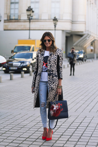 Women's Red Suede Pumps, Light Blue Ripped Skinny Jeans, White Print Crew-neck T-shirt, Beige Leopard Coat