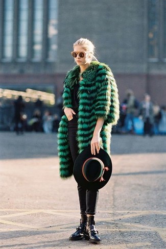 Dark Green Wool Hat Outfits For Women: 