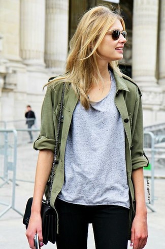 Grey Crew-neck T-shirt Outfits For Women: 