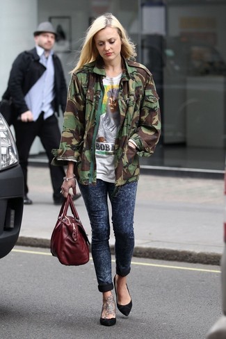Women's Black Suede Pumps, Navy Skinny Jeans, White Print Crew-neck T-shirt, Olive Camouflage Military Jacket