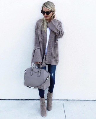 Grey Suede Ankle Boots Outfits: 