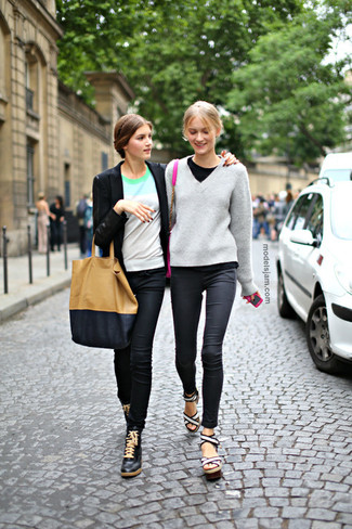Women's White Canvas Wedge Sandals, Black Skinny Jeans, Black Crew-neck T-shirt, Grey V-neck Sweater