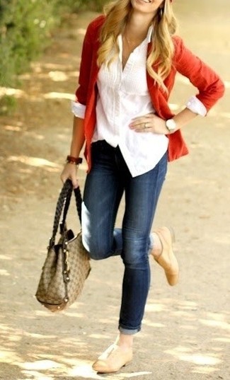 Women's Tan Leather Oxford Shoes, Navy Skinny Jeans, White Dress Shirt, Red Blazer