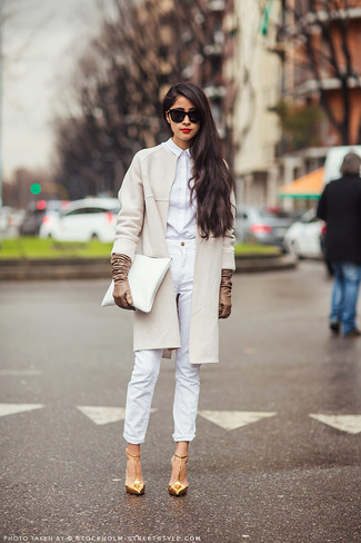 Beige Coat Outfits For Women: 