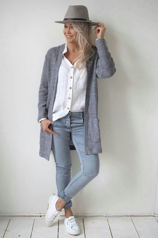 Grey Jeans Outfits For Women: 