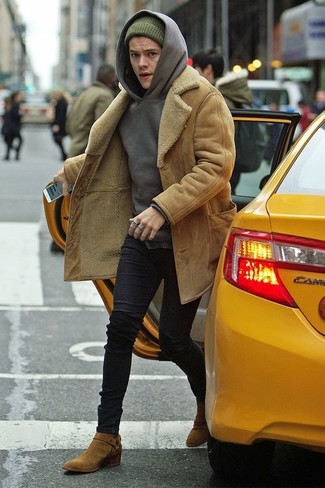 Harry Styles wearing Tan Suede Chelsea Boots, Black Skinny Jeans, Grey Hoodie, Tan Shearling Coat