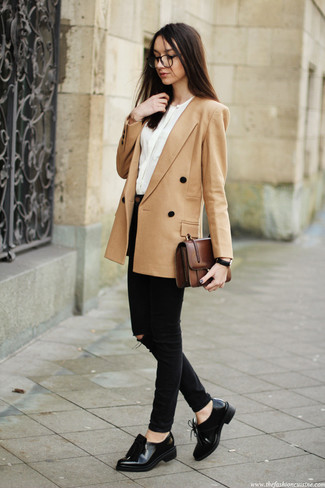 Tan Double Breasted Blazer Outfits For Women: 
