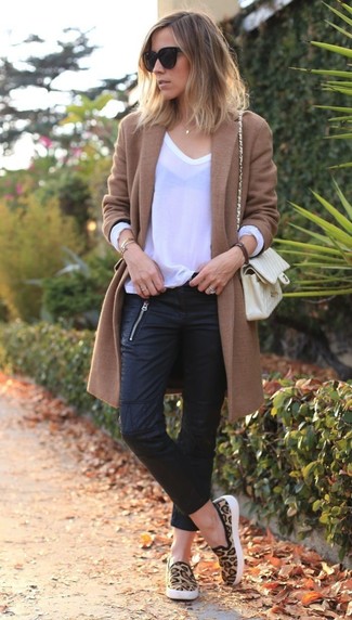 Beige Quilted Leather Crossbody Bag Outfits: 