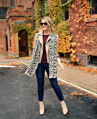 Beige Leopard Scarf Outfits For Women: 