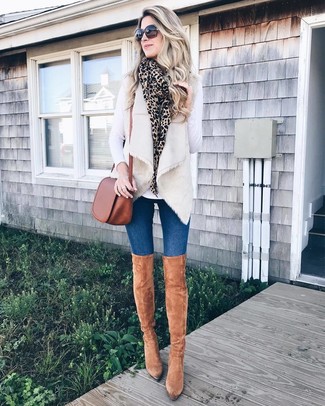 Tan Leopard Scarf Outfits For Women: 
