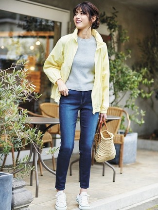 Yellow Windbreaker Outfits For Women: 