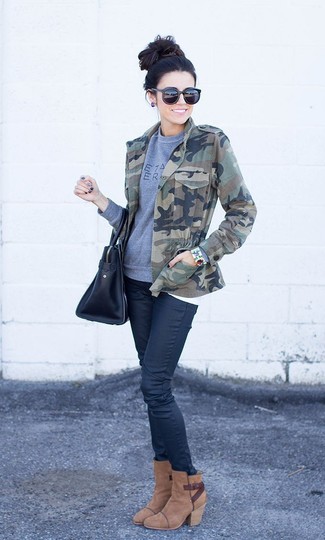 Olive Camouflage Military Jacket Smart Casual Outfits: 