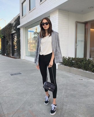 Black and White Canvas Low Top Sneakers Outfits For Women: 