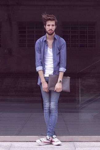 White Print Low Top Sneakers Outfits For Men In Their 20s: 