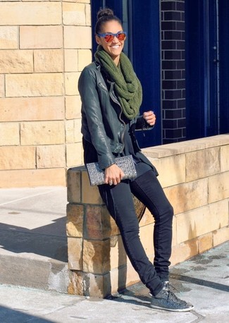 Dark Green Scarf Outfits For Women: 