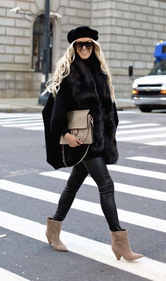 Black Fur Scarf Outfits For Women: 