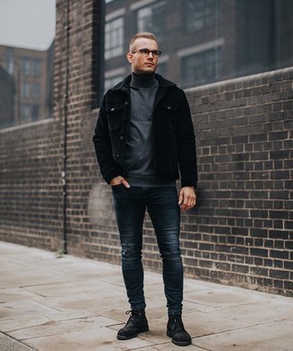 Charcoal Turtleneck with Skinny Jeans Outfits For Men: 