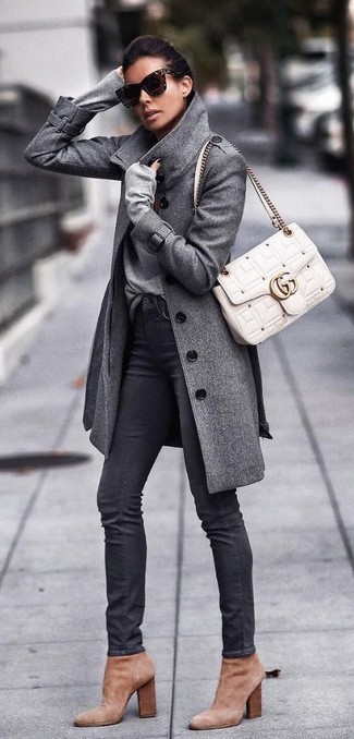 Black Skinny Jeans with Tan Suede Ankle Boots Outfits: 