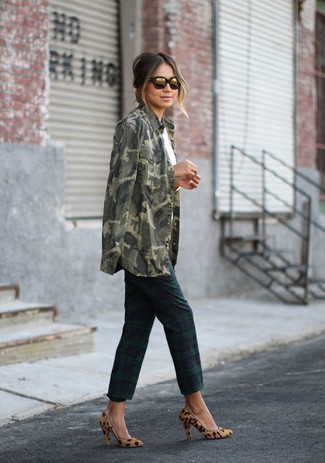 Olive Denim Shirt Outfits For Women: 
