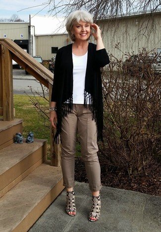 Brown Skinny Pants Outfits: 