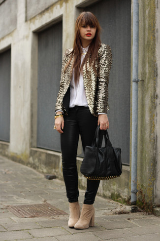 Black and Gold Studded Leather Tote Bag Outfits: 