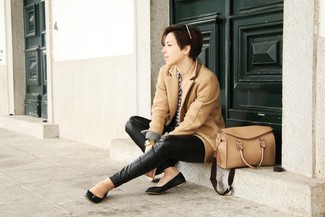 Beige Leather Duffle Bag Outfits For Women: 