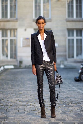 Grey Leather Skinny Pants Outfits: 