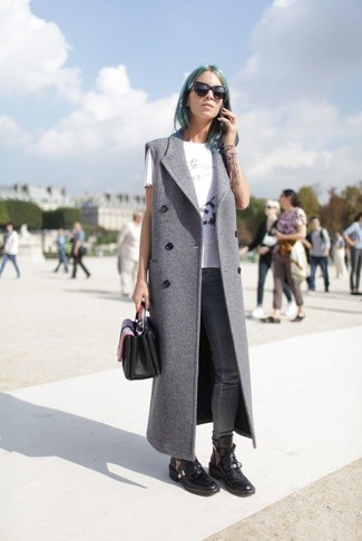 Sleeveless Coat Outfits: Putting together a sleeveless coat with charcoal skinny jeans is an on-point idea for an off-duty look. Introduce black leather lace-up flat boots to the mix to easily amp up the fashion factor of your outfit.