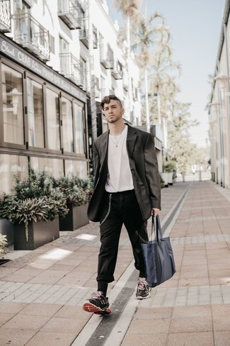 Navy Canvas Tote Bag Outfits For Men: For an outfit that's super simple but can be worn in many different ways, opt for a charcoal suit and a navy canvas tote bag. Charcoal athletic shoes are a surefire way to bring an element of stylish effortlessness to your ensemble.