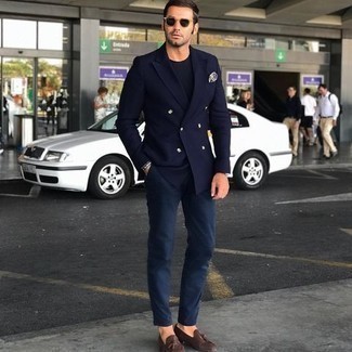 Blue Bracelet Outfits For Men: For relaxed dressing with a fashionable spin, you can opt for a navy suit and a blue bracelet. Introduce dark brown suede tassel loafers to the mix for an instant style injection.