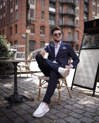Light Blue Pocket Square Outfits: If you're on the hunt for a relaxed casual yet stylish ensemble, pair a navy suit with a light blue pocket square. On the shoe front, go for something on the relaxed end of the spectrum and round off this outfit with a pair of white athletic shoes.