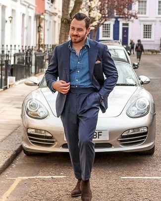 Tan Pocket Square Outfits: Who said you can't make a stylish statement with a laid-back outfit? Draw the attention in a navy suit and a tan pocket square. And if you need to instantly step up this ensemble with a pair of shoes, why not introduce dark brown suede chelsea boots to the equation?
