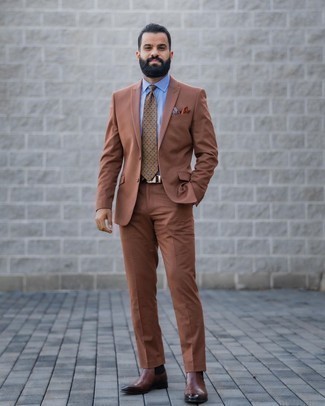 Brown Print Tie Outfits For Men: Solid proof that a brown suit and a brown print tie are amazing when married together in a sophisticated outfit for today's man. Get a bit experimental in the shoe department and complete your ensemble with dark brown leather chelsea boots.